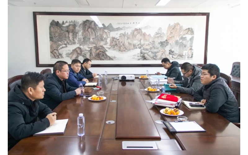 鑫都置業(yè)集團(tuán)蔣遠(yuǎn)一行到天華實(shí)業(yè)集團(tuán)考察交流