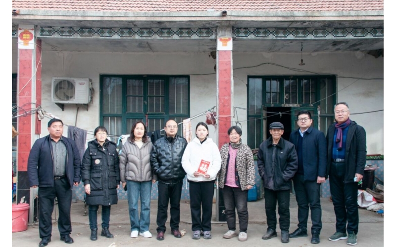 寒冬送溫暖 關(guān)懷暖人心丨天華實(shí)業(yè)集團(tuán)開展2024年慰問貧困學(xué)子活動